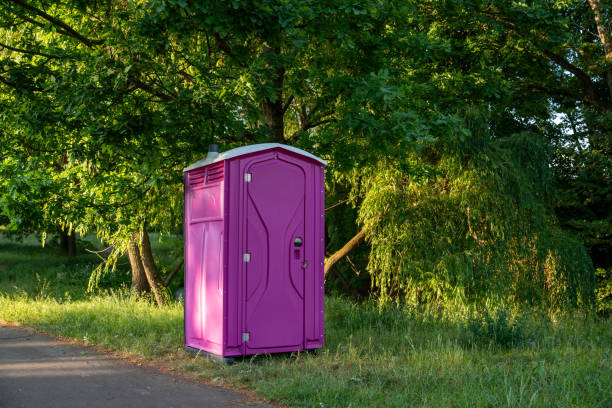 Best Portable bathroom rental  in Escanaba, MI